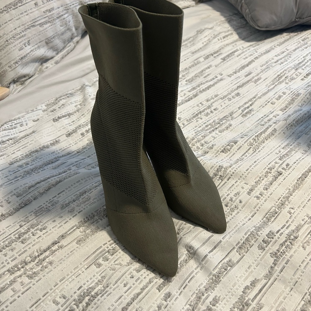 Steve Madden Olive Heeled Boots